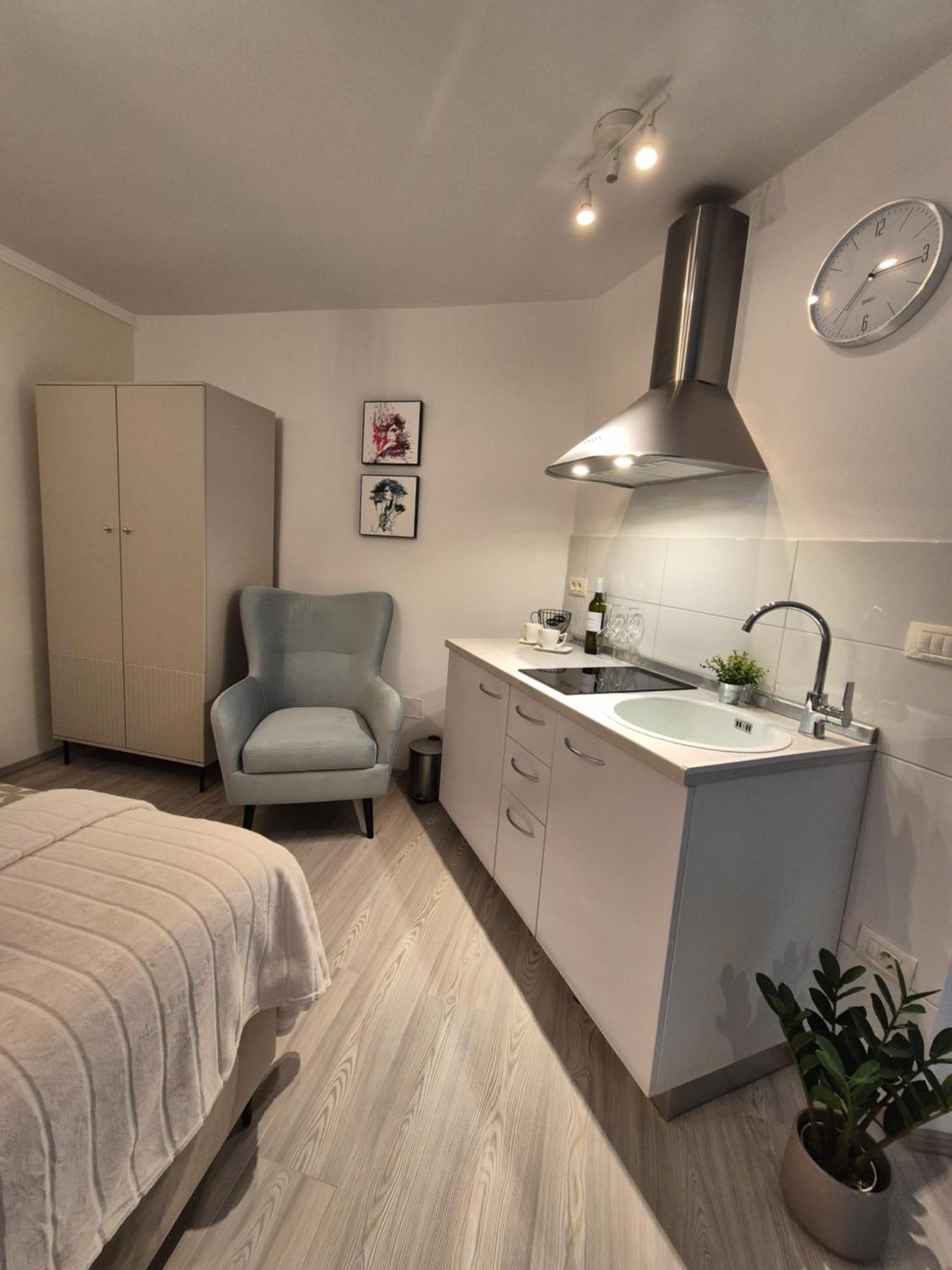 Lily Apartma *